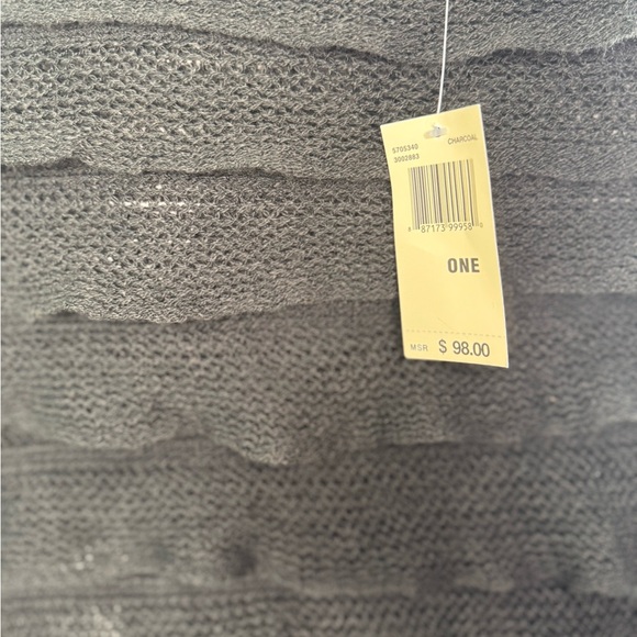 Max Edition Women's Gray Arcylic Poncho Size One Size. A28 - Picture 8 of 9